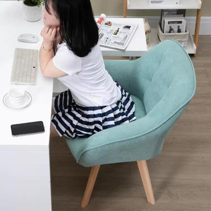 Stoffen Swivel Fauteuil met Stevige Houten Benen voor Kleine Ruimten Grijs Fluwelen Gestoffeerde Club Leisure Gast Lounge Accent Stoel