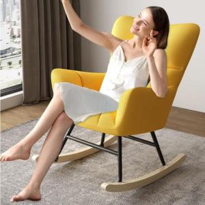 Moderne schommelstoel met voetenbank voor kinderkamer gestoffeerde zweefstoel met hoge rugleuning en armleuningen comfortabele accentstoel voor woonkamer blauw