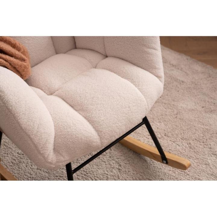 Moderne Wingback Tufted Schommelstoel met Gewatteerde Zitting en Massief Houten Poten Wit